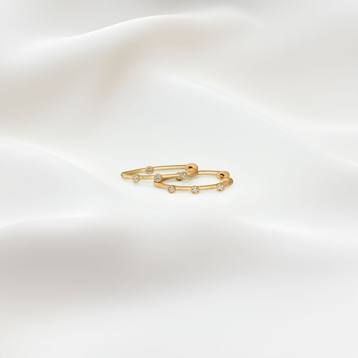 Cono Bow Hoop Huggie Earrings