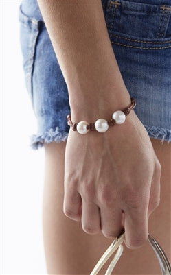 Daisy Three Pearl Freshwater Bracelet with Knots