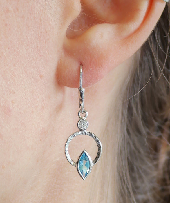 Q Earrings Silver, White Rhodium