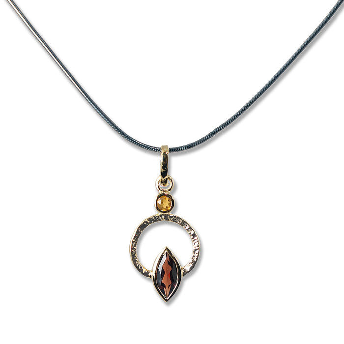 Q Necklace 18k Vermeil