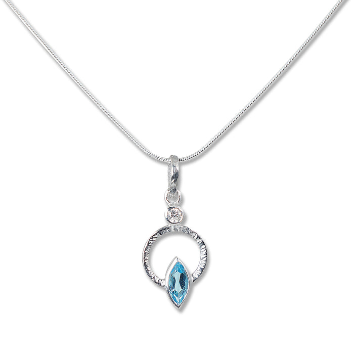 Q Necklace Silver, White Rhodium