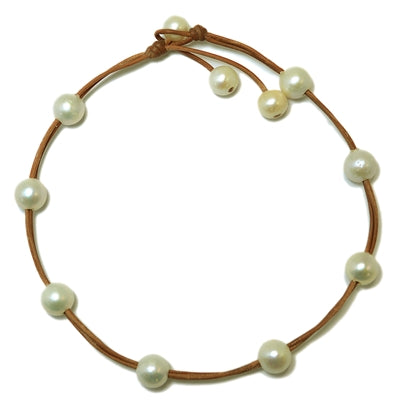Versatile Eight Freshwater Necklace White