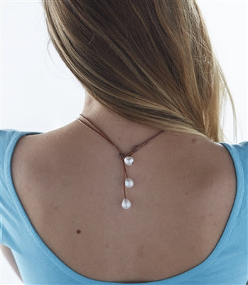 Versatile Eight Freshwater Necklace White